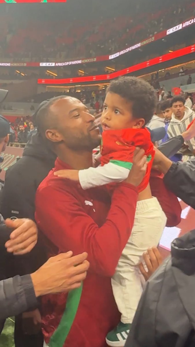🇲🇦✨Ayoub El Kaabi savoure la victoire entouré de sa famille