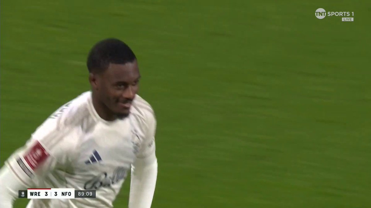 Nottingham Forest equalise in the 90th minute! 🤯 Callum Hudson-Odoi with a beautiful finish for his second goal of the game 😮‍💨 📺 TNT Sports &amp; discovery+ UK