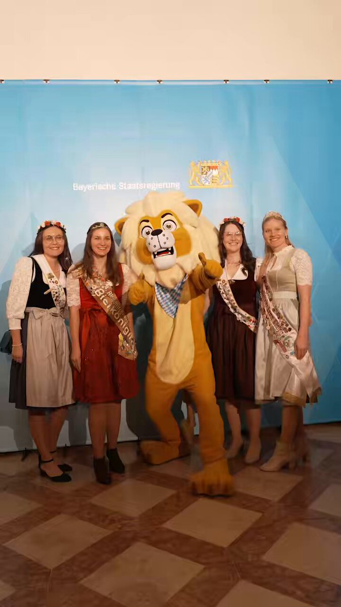 Heute traditionell großer #Neujahrsempfang in der Residenz München mit 2000 Gästen aus Wirtschaft und Wissenschaft, Kirche und Kultur, Vereinen und Ehrenamt. Allen von Herzen ein gutes neues Jahr und Danke für das Engagement.