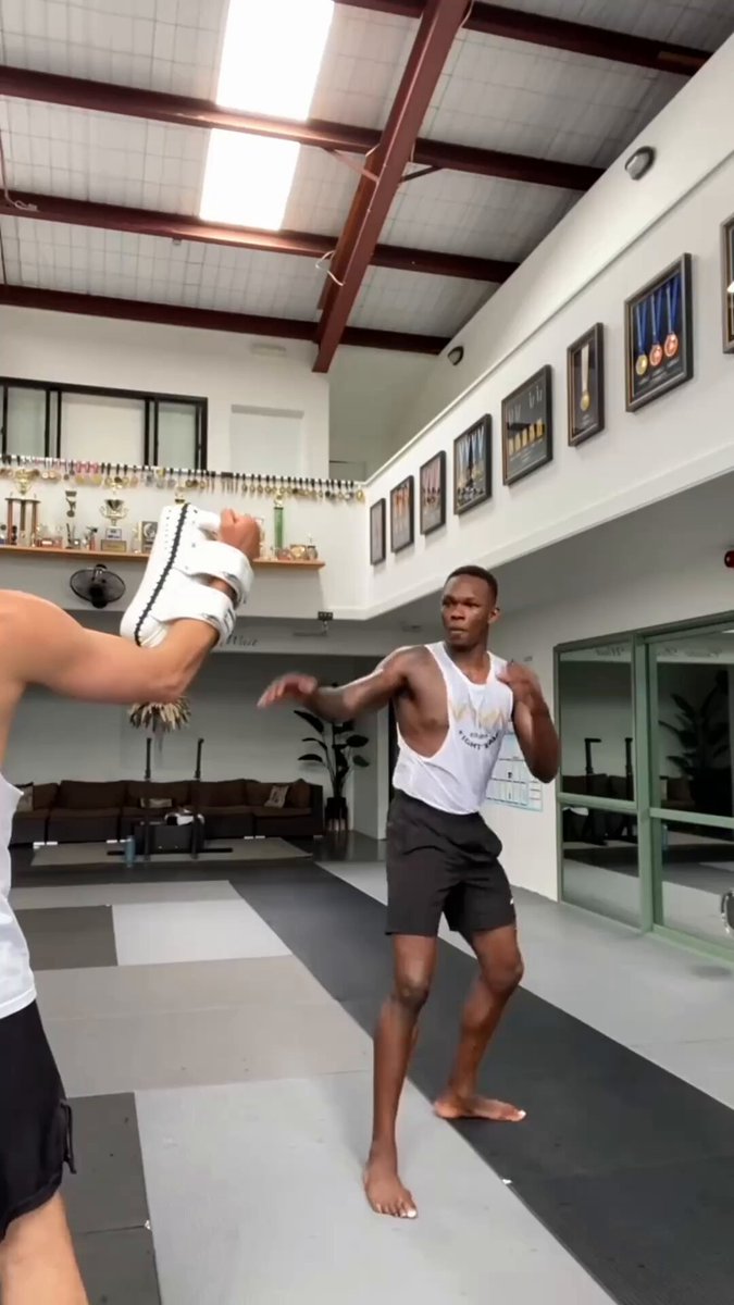 That time Israel Adesanya nearly deleted his coach with a kick ☠️