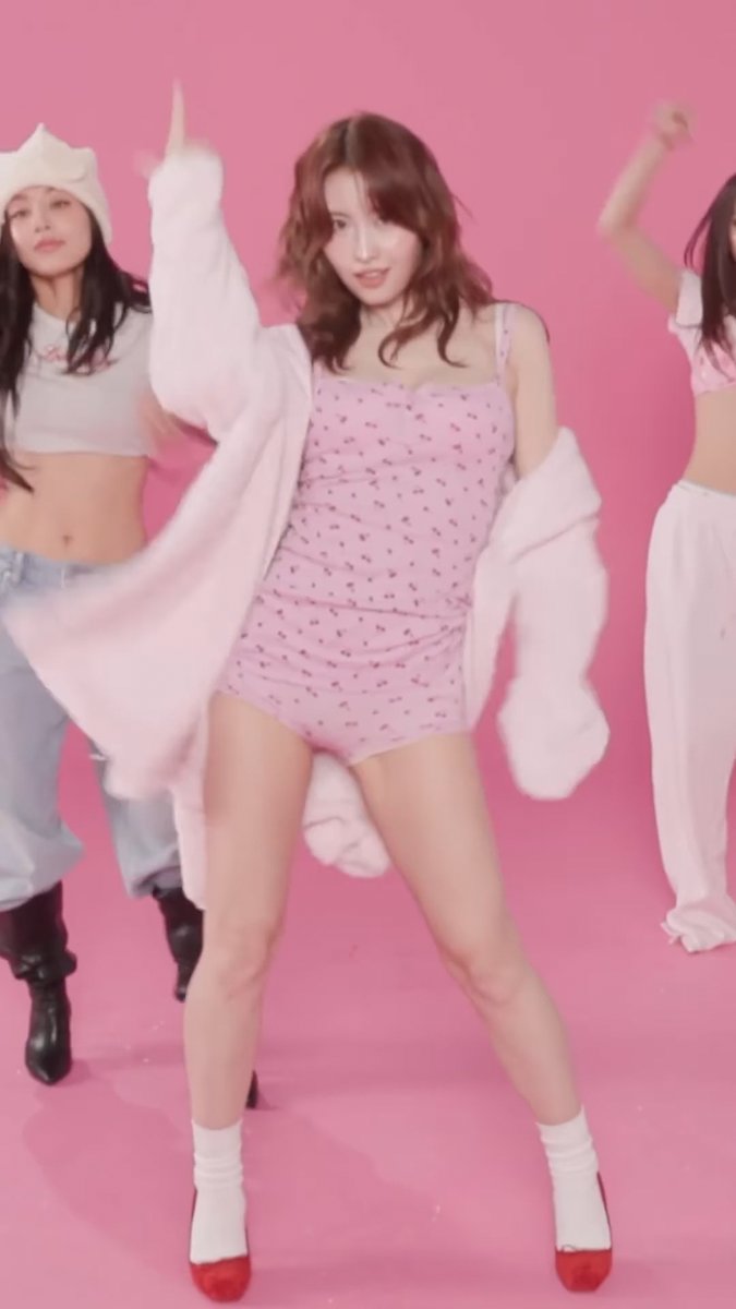 TWICE DANCING IN VICTORIA'S SECRET OUTFITS