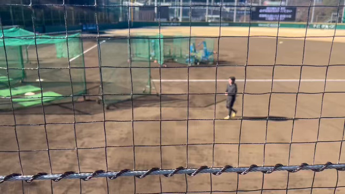古市選手は「ちょっとファンの方々に挨拶してきます」とネット裏へ歩いていきました。#seibulions