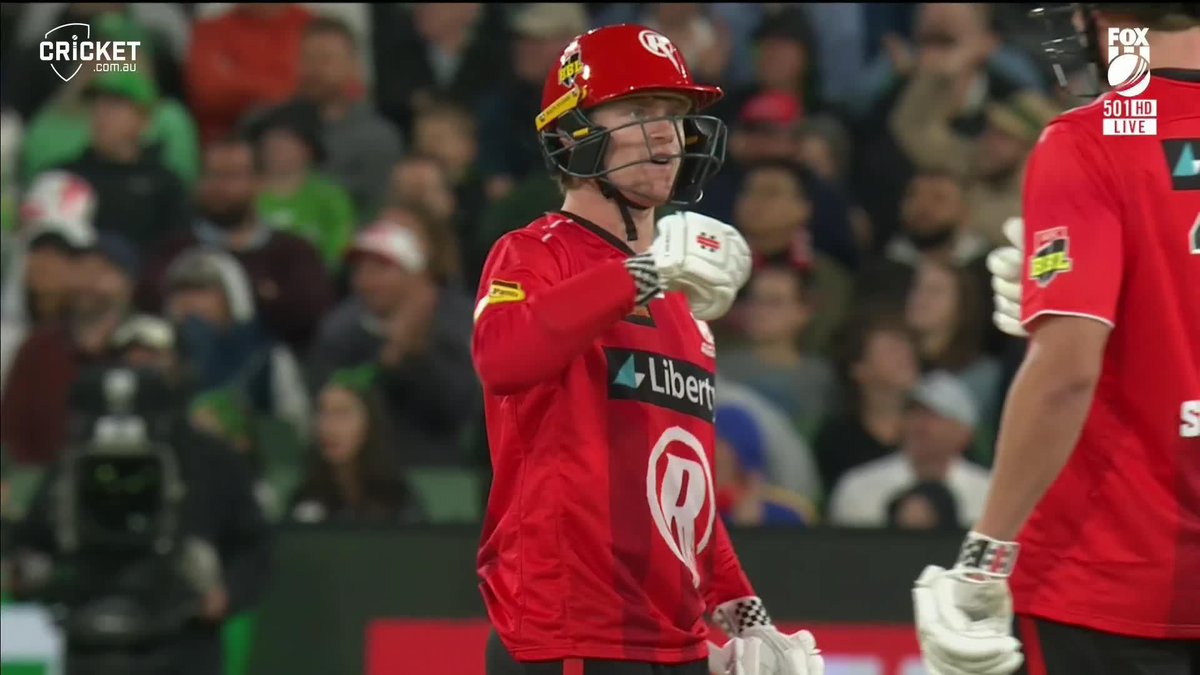 Virat Kohli's big fan 19 years old Oliver Peake at MCG vs Haris Rauf 🤯 Virat Kohli did 18.5 Oliver Peake did 18.4 At age of 19, he smashed Shaheen, Haris, scoring clutch runs, won game when 4 off 1 needed with a 6. This kid is future🔥❤️