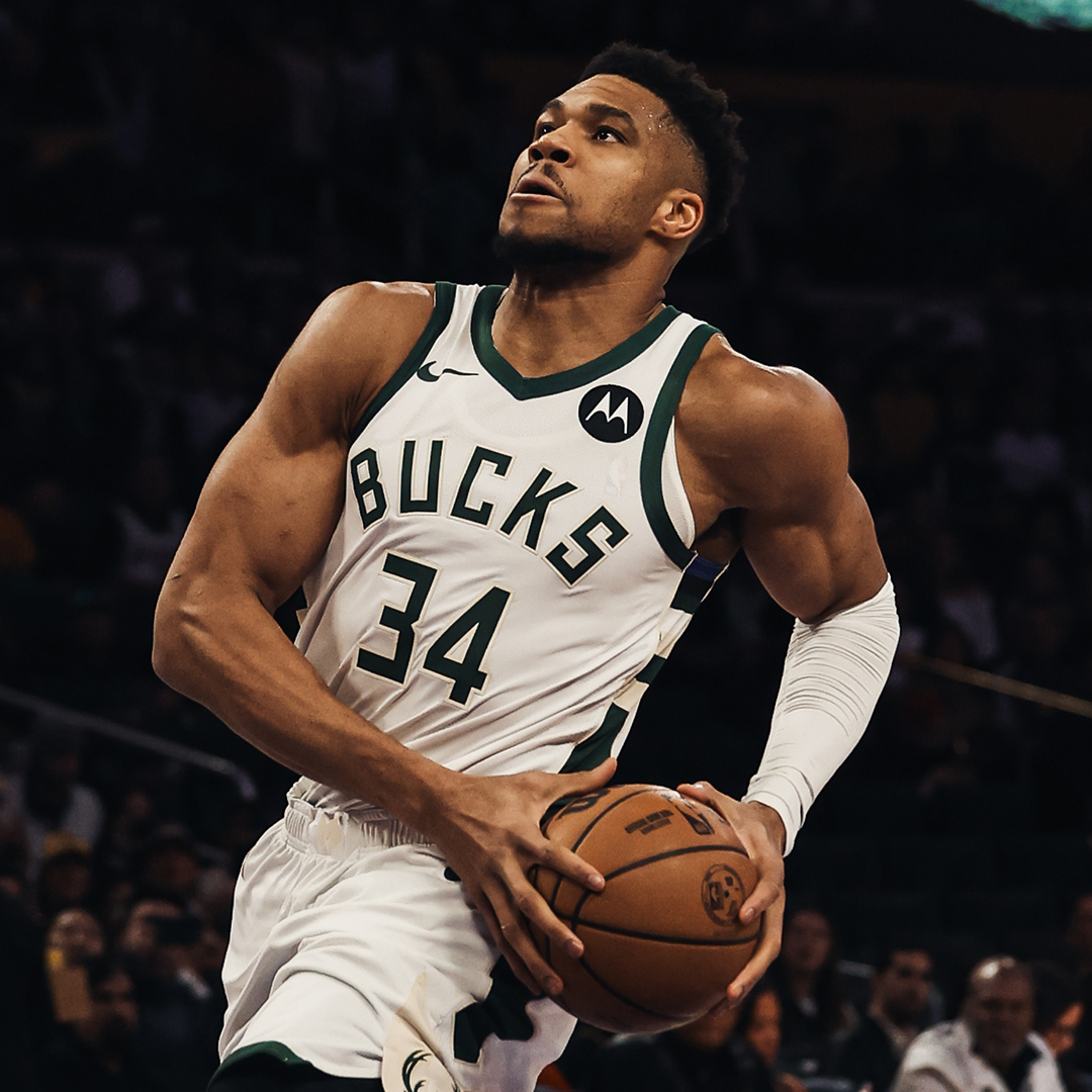 Giannis was clutch on both ends tonight. 21 PTS | 6 REB | 5 AST | 2 STL | 2 BLK | 82% FG