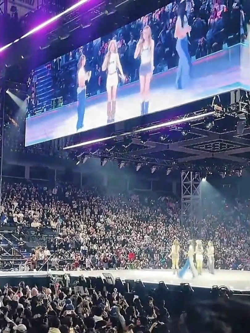 TWICE DEBUTS LIKEY IN ITS HOMETOWN VANCOUVER AFTER 9 YEARS