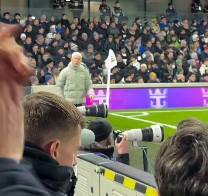Chelsea physio legend Billy McCulloch getting a chant and applause from fans last week at Fulham. Nice to see, might be the only person that Clearlake and BlueCo haven't kicked out staff wise from the club.