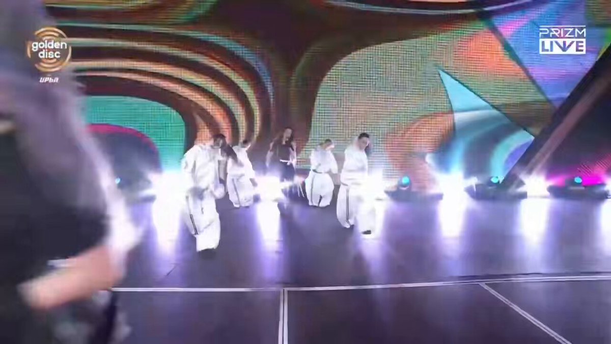 OMG YOUNGSEO.. THE SPLIT??
