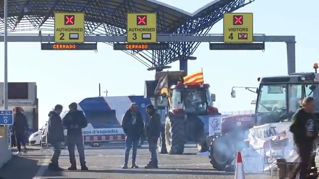 Protestes de la pagesia contra el Mercosur: continua el bloqueig als accessos del port de Tarragona