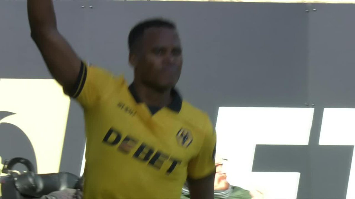🇨🇴🔝¡GOOOOOL DE JHON ARIAS! ⚽️El colombiano marcó el segundo para Wolves al minuto 11’ en el partido por la FA Cup frente al Shrewsbury Town FC 📻🔥#ElVbarCaracol con TODOS los detalles