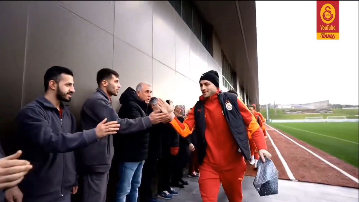 Aslanlar, derbi için yola çıktı!