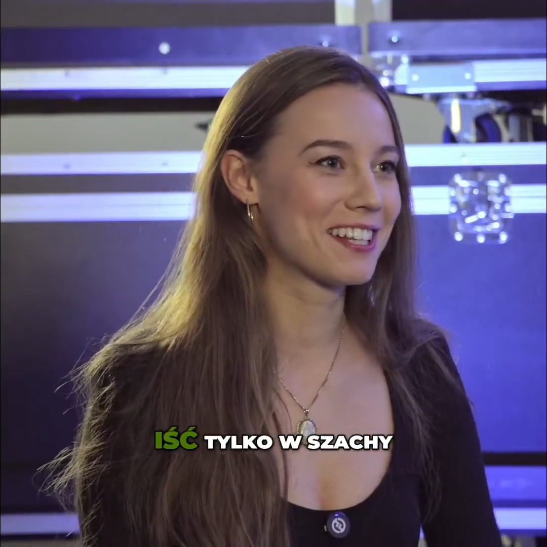 W ostatnim odcinku streamerka Olaczka podzieliła się bardzo osobistym wyznaniem ♟️ Mimo dużego talentu, jej rodzice nie pozwolili, by szachy całkowicie zdominowały jej dzieciństwo.