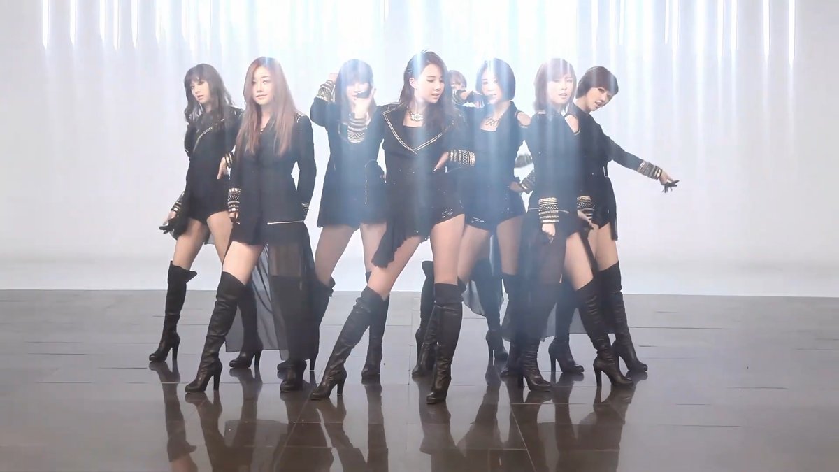 14 years ago today, 9MUSES made their comeback with new member Kyungri with ‘News’.
