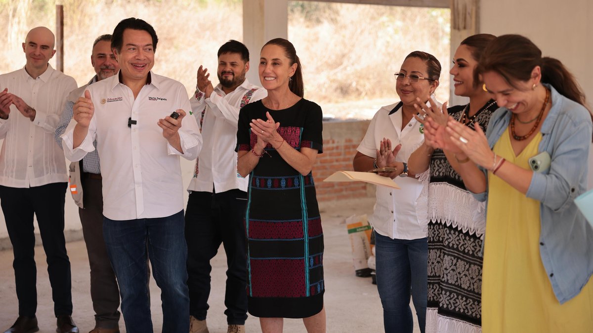 El derecho a la educación es un principio de la Cuarta Transformación; construimos más preparatorias con el nuevo modelo de Bachillerato Nacional. Les muestro las nuevas instalaciones del Bachillerato Tecnológico Agropecuario en Acapulco, Guerrero.