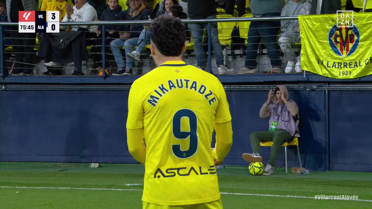 VE EL FÚTBOL DE UNA FORMA QUE ES PROPIA DE LOS ELEGIDOS 🎩 La asistencia a Mikautadze es CINE 🎥 La definición del georgiano es ARTE 🖼️ #LALIGAenDAZN ⚽️