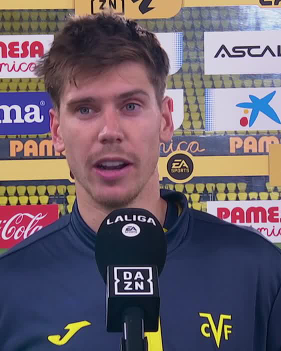 🗣️ “Lo queremos un montón. Yo no suelo celebrar los goles y el tercero lo celebré porque tengo que felicitarlo” Juan Foyth, sobre Alberto Moleiro en el micrófono de Javier Valle #LALIGAenDAZN ⚽️
