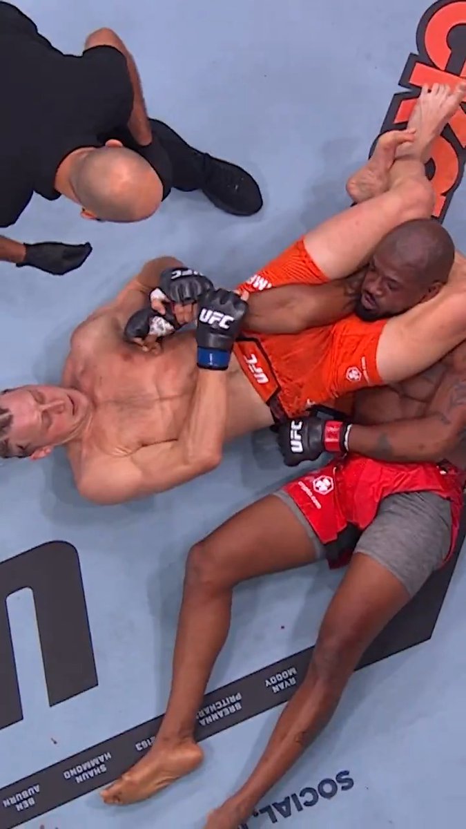 OUT COLD 🥶 #UFC324 When Paddy Pimblett put King Green to sleep in Manchester!