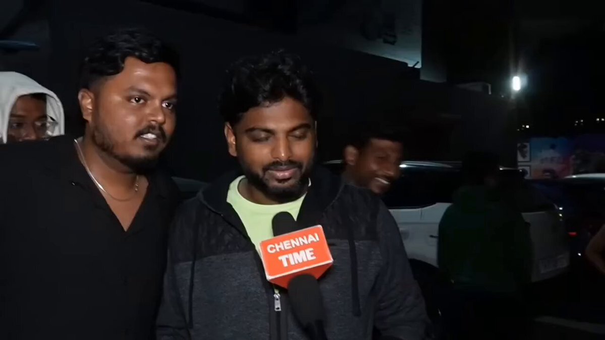 விஜய் பேன்ஸ்னு சொல்ல கூச்சப்பட்டு நாங்க விஜய் பேன்ஸ் இல்ல ஜென்ரல் ஆடியன்ஸ் தான் பராசக்தி மொக்கனு ஒரு நிமிசமா ஆத்திட்டு இருந்தானுக.. இவனுக கூட வந்து பொண்ணு கடைசியா மொத்தமா முடிச்சு விட்ருச்சு 😂😂 அணிலாண்டிகள் அழுகைல ஊரே படகு விட்டு பராசக்திய கொண்டாடுது #ParasakthiPongal