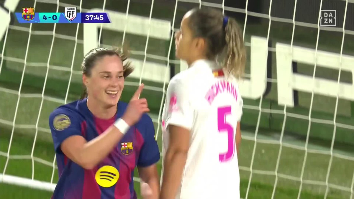 HAT-TRICK EN 45 MIN. 14 GOLES EN 12 PARTIDOS No podía ser otra que la pichichi. Tenía que ser Ewa Pajor 🚀 #LigaFenDAZN ⚽