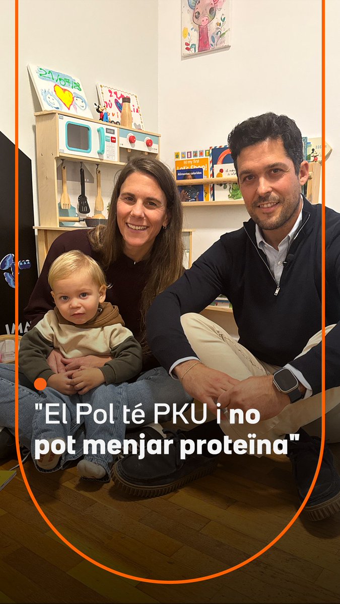 El Pol té 2 anys i no pot menjar proteïna, ni animal ni vegetal. No en podrà menjar mai. Només fruita i verdura. Si ho fes, podria tenir danys cerebrals. Té una malaltia rara coneguda com a PKU. L'hi van diagnosticar quan va néixer, amb la prova del taló