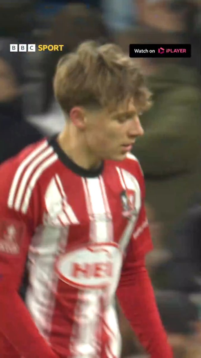 Love it how he picked up the ball after scoring a screamer as if Exeter City is now going to come back into the game while being 9-1 down 😂😂😂😂