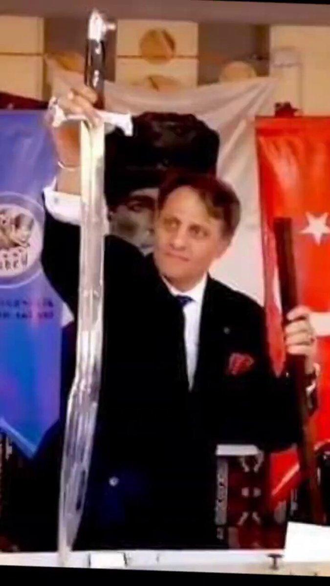 ■- WSJ ▪︎ #ABD, İran'ın Askeri Hedeflerine Geniş Çaplı Saldırı Kararı aldı. ■ #İran devlet medyası, minyatür bir #NÜKLEER savaş başlığını gösteren bir video yayınladı ve altına şu başlığı yazdı: “Belki” - İsrail şimdi endişelenmeli • ■ Fransa Parlamentosu Başkan Yardımcısı Clemence Guette: Trump’ın yönettiği ABD’nin Venezuela’da bir devlet başkanını kaçırdığını, Filistin’deki soykırımı desteklediğini, Grönland’ı ilhakla tehdit ettiğini ve uluslararası hukuku ihlal ettiğini söyledi. Amerikan liderliğindeki Fransa’nın NATO üyeliğinin sorgulanması için, Fransa’nın NATO’dan çıkışını planlayan karar tasarısı sundu. ■ DANİMARKA'DAN ABD/ İSRAİL'E GRÖNLAND kazığı İran'dan geçti. Danimarka istihbaratının İran'a sağladığı bilgiler doğrultusunda İran'daki eylemleri yöneten Mossad hücreleri bir bir yakalanarak sorgulanmaya başlandı ve İran şu anda yürüyüşleri ayaklanmaya çevirerek çatşmaya götüren ekiplere üstünlük sağladı. ■ Özbekistan, savunma alanında Rusça askeri terimlerin kullanımını bırakma kararı aldı. • Karar, Özbekistan Bilimler Akademisi Dil, Edebiyat ve Halk Bilimi Enstitüsü uzmanlarının katıldığı Terminoloji Komisyonu toplantısında alındı. • Rusça terimlerin yerine, ordu ve savunma terminolojisinde ulusal Özbekçe karşılıklar kullanılacak. ■ İsrail ve ABD destekli Kürt TERÖRİST paramiliter güçler dün gece İran'a sızmayı başardı. Çatışmalara yakın Kürt terörist kaynaklara göre,kendi itirafları, son birkaç günde lrak sınırından İran'a giren PJAK Kürt ayrılıkçılarının büyük çoğunluğu İlam vilayeti ve Kermanşah'ta Devrim Muhafızları güçleri tarafından öldürüldü. ■ Trump'ın Venezuela'laya kayyum atadığı Stephen Miller... Aşkenazi Yahudisi; büyük dedeleri Yahudi soykırımı kurbanı.Katolik bir ülkeye atanan kayyumun profili; ■ Eski Mossad Başkanı, İsrail'in dünyanın çoğu ülkesine BOMBA yerleştirdiğini İTİRAF ETTİ . Hizbullah'ın çağrı cihazları gibi "tuzaklı ve manipüle edilmiş ekipmanlar" "akla gelebilecek tüm ülkelere" yerleştirildi. ■ Amerika Birleşik Devletleri, Birleşmiş Milletler’e bağlı 31 kurum ile BM dışındaki 35 uluslararası örgütle olan anlaşmalarını iptal etti; bu kuruluşlara sağlanan fonları kesti ve toplam 66 uluslararası örgütten çekildi. ■ Fransız jeopolitik analist Pierre-Antoine Plaquevent çok iddialı bir tez koyuyor: ''Dünya ya savaşa gidecek, ya da paylaşılacak.'' Plaquevent'e göre, ''Küreselcilik bitti ama Yerine gelen şey “çok kutupluluk” değil. Kıtasal güç paylaşımı.'' Peki tam ne olacak? Plaquevent’e göre cevap net: Kıtasal güç paylaşımı kabul edilirse düzen, reddedilirse yangın yeri . ■ Suriye toprağına İsrail bayrağı diktiler! Suriye ordusunun, Halep'te terör örgütü PKK/YPG'ye yönelik operasyon başlatmasının ardından bölgede sular ısındı. Suriye resmi haber ajansı SANA’nın verdiği haberde, İsrail ordusunun, Suriye'nin Kuneytra kırsalında bulunan Tel el-Ahmer eş-Şarki bölgesine girerek buradaki tepeye İsrail bayrağı diktiği belirtildi. ■ ABD'li Gazeteci Tucker Carlson: "Tüm işaretler yakında büyük bir savaşın çıkacağını gösteriyor." ■ Danimarka'nın Grönland adasına yönlenecek ABD Filosuna Danimarka Silahlı Kuvvetleri ÖNLEYİCİ-İKAZSIZ saldırı emri verdi. ■ Dışişleri Bakanı Hakan Fidan : Örgütle yıllardır mücadele etmiş biri olarak, aldığımız dersler bildiğimiz konular var. Diyalog yoluyla bir şey yapma şansı yok, ya bir güç görecek ya da güç kullanma tehdidi görecek. Adama sorarlar : NEDEN yalandan Barış Masası kurarak, yalandan siyaset yapıyorsunuz. ■ GECEYE NOT : "Dum vivimus, vivamus." "Hayattayken Yaşayalım." İlla " Yaşanacaklar Yaşanacak " " Hiçbir dünya savaşı başladığında DÜNYA savaşı olarak adlandırılmamıştı." ■ "Truman,Potsdam Konferansı’nda Stalin ve Churchill’e"Son iki yüz yıldır bütün savaşlar Akdeniz ile Baltık denizleri arasındaki,Fransa’nın doğu sınırı ile Rusya’nın batı sınırı arasındaki bölgede başladı.” der. AŞAĞIYA DOĞRU ORTADAN DÜMDÜZ BİR ÇİZGİ ÇEK , ANLARSIN ! #Atabey19HHK #HüseyinHakkıKahveci #OndokuzBiziz #SonDakika #UkabPartisi