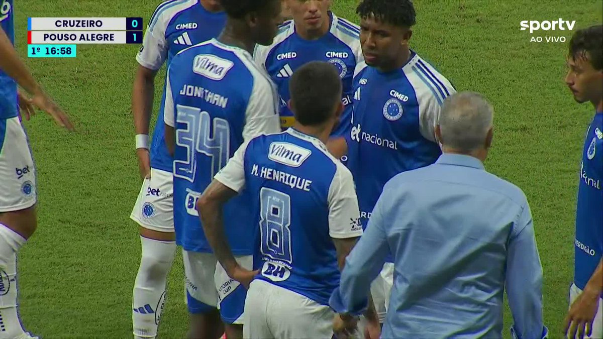 Matheus Henrique, do Cruzeiro, sente desconforto e é substituído no início do jogo contra o Pouso Alegre, na estreia do Campeonato Mineiro. 🎥 sportv | ge