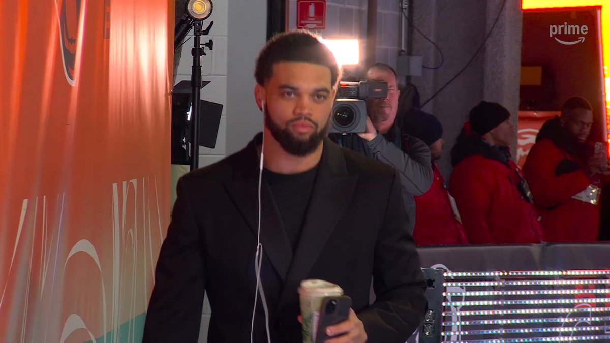 Wire headphones ✅ Matcha in hand ✅ Caleb Williams is ready for his first playoff game tonight at 7:30pm ET on Prime Video 🔥