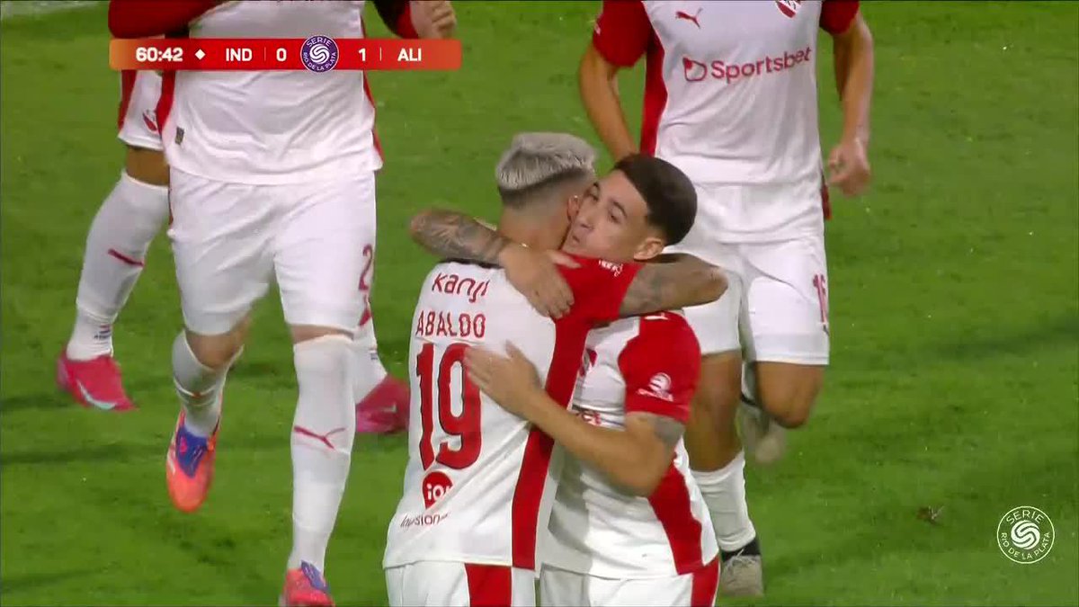 Van solamente 10 días del 2026 y ya tenemos un Puskas. Golazo de Abaldo para poner las cosas en su lugar. Un tiro libre a pura mística copera de #Independiente