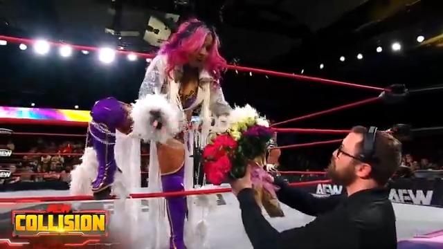 AN UNKNOWN WELL WISHER just gifted Mina Shirakawa a bouquet of flowers before her match on Collision. 💐 Who could it be? Toni, Orange or someone else. 👀