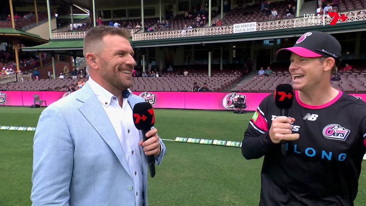 Finchy had to ask Steve Smith whether he actually went home in the two days between the end of the Test and his #BBL15 return 😂