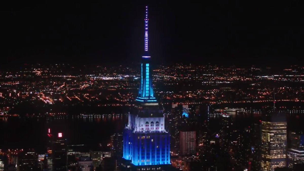 That time when the Empire State Building synched their lights to the Grateful Dead’s "U.S. Blues" RIP Bob Weir 🌹⚡️💀