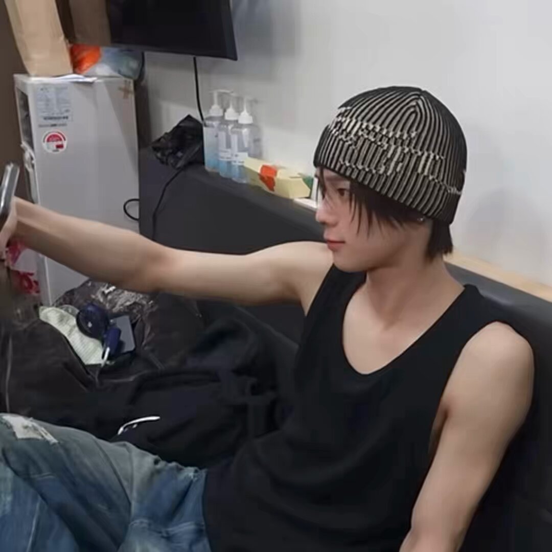 코!! 하니까 얼른 코 갖다대는 강아같다