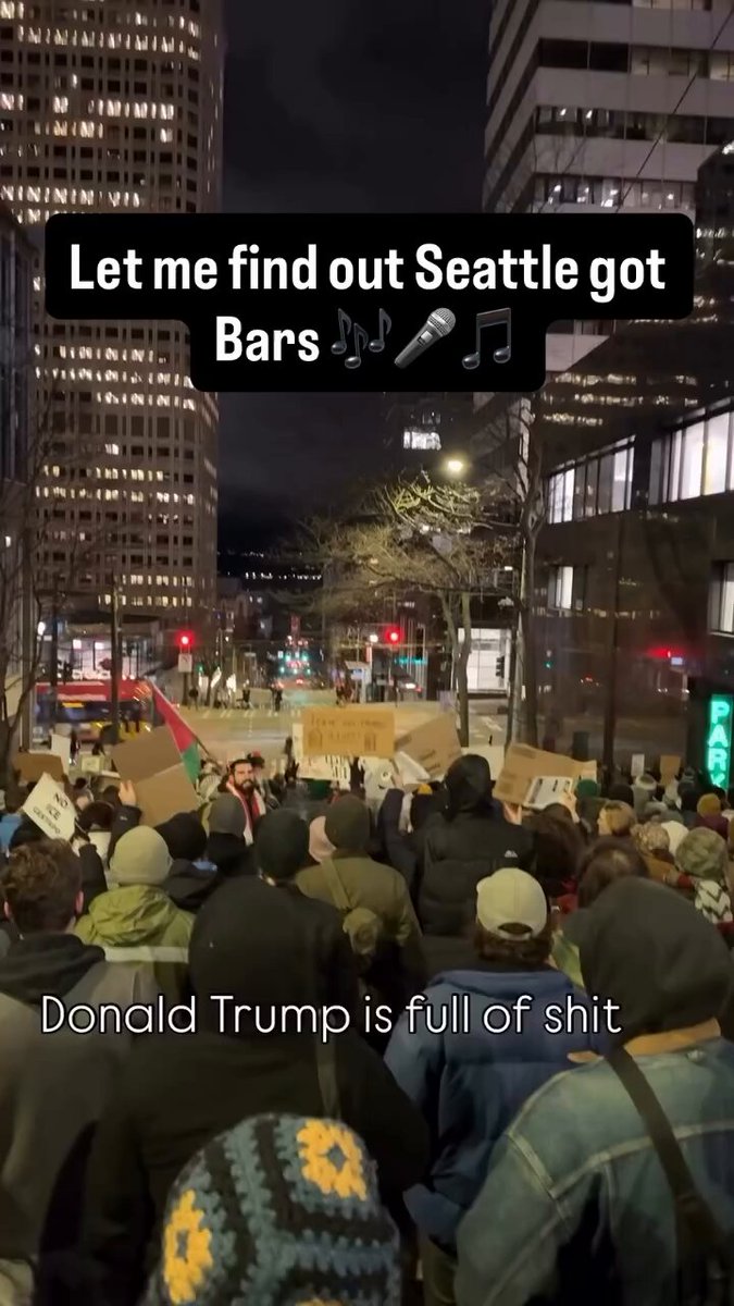 Make this new rap song go viral.🎶😄 “ Donald Trump is Full if Sh*T ”