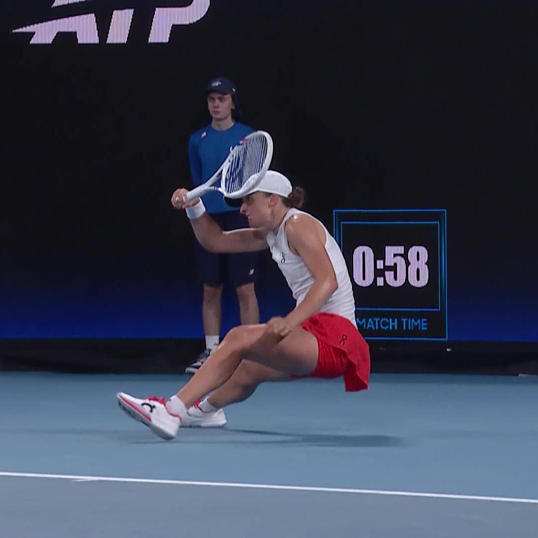 A shining example of how to NEVER give up on a point 😱 Iga Świątek #UnitedCup