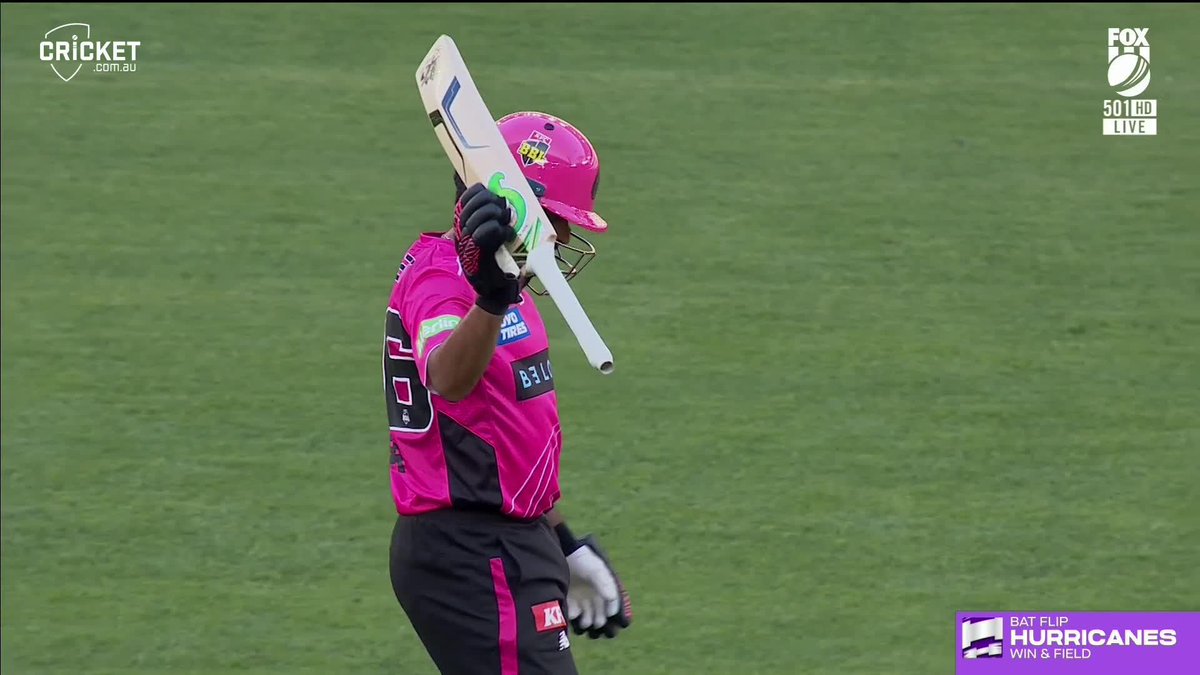 Brad Haddin Bashed Tuk-tuk Babar Azam 🗣️ Haddin Said - "You need a player at the top who can attack from ball one, not the one who rely on others to attack". - BTW, Babar Azam has a strike rate of 68 in the powerplay 😆 - What's your take 🤔