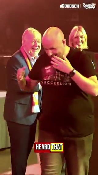 When Kelly Cates made Ste Hoare blush but could she beat him on his specialist subject? Watch the full video of the Dalglish family vs Redmen TV as they took part in our special game show, when you subscribe on the Redmen Plus App 📲