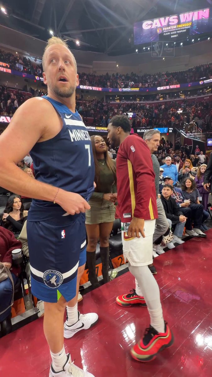 I love that Donovan Mitchell wanted to introduce his fiancé to Joe Ingles🥺