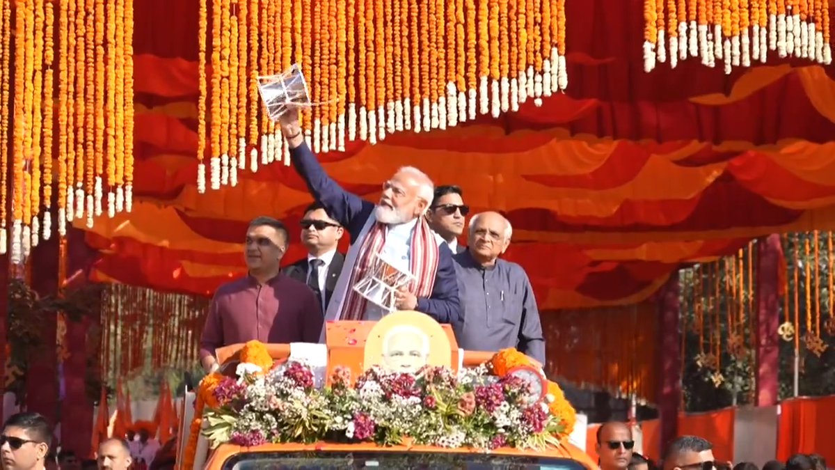 #SomnathSwabhimanParv is about faith and fortitude. Somnath carries the memory of countless sacrifices, which continues to motivate us. It is as much about divinity and civilisational greatness. Here are highlights from today…