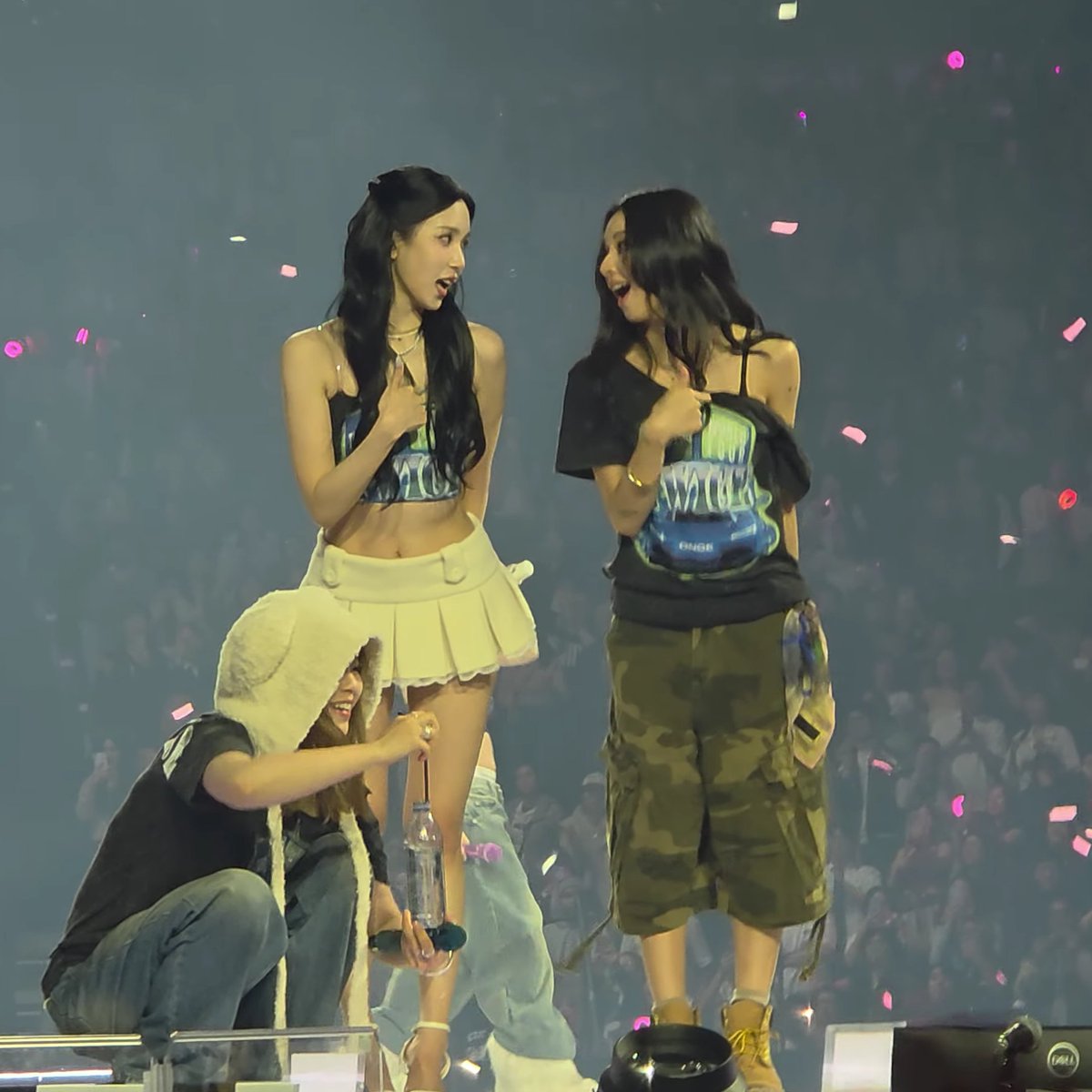 MINA AND CHAEYOUNG LIKEY
