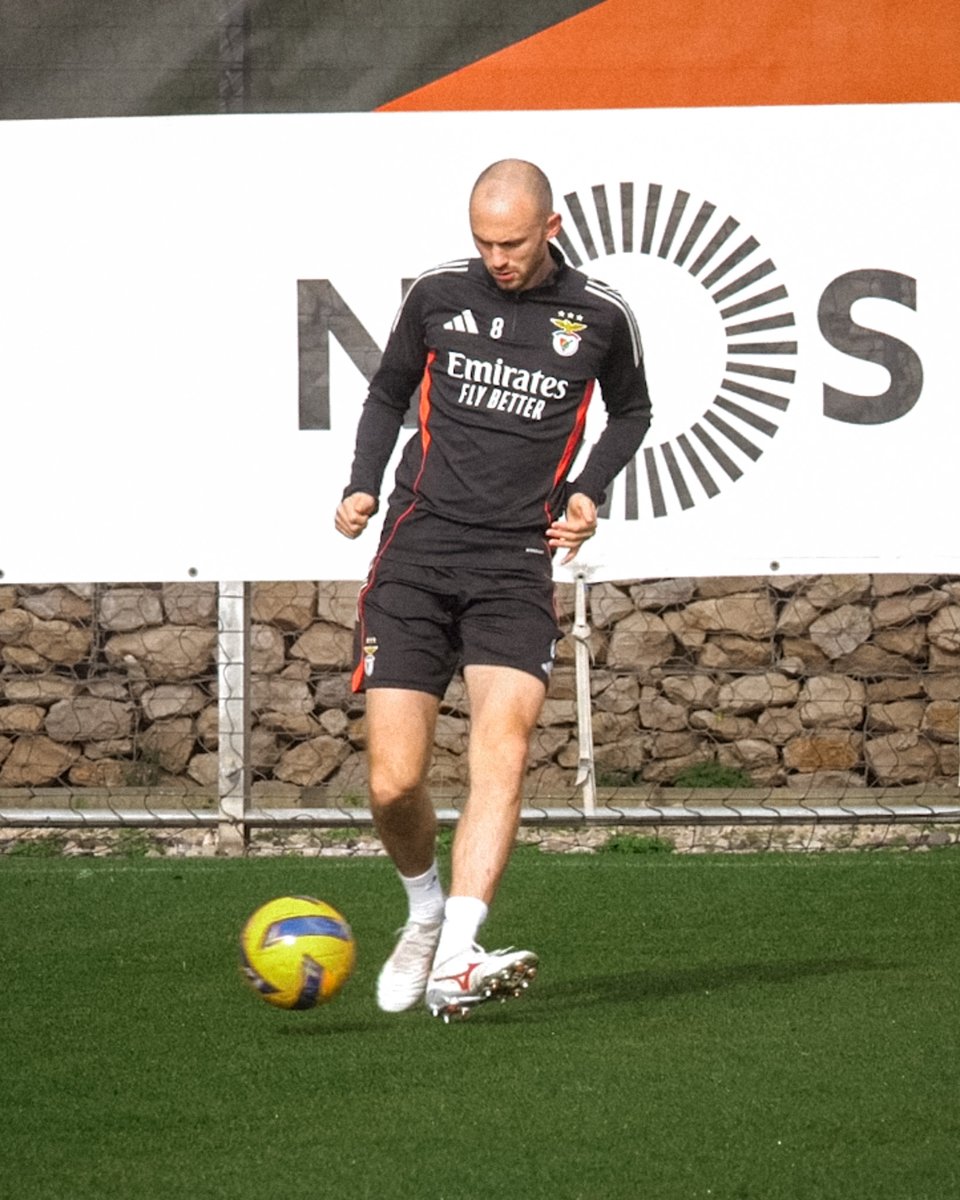 🎥 Sessão de domingo no Benfica Campus.