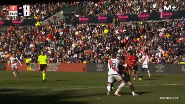 El penalti señalado a favor del Rayo Vallecano. #LALIGAEASPORTS #LaCasaDelFútbol