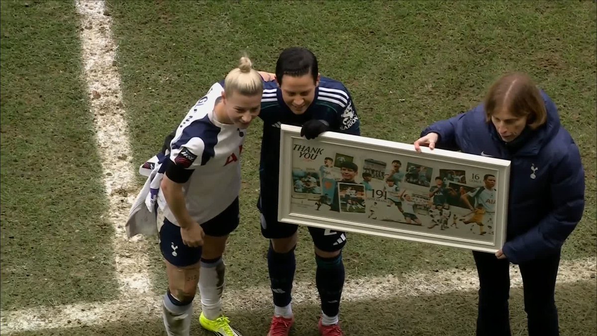 A fond farewell to Ash Neville from her teammates ❤️