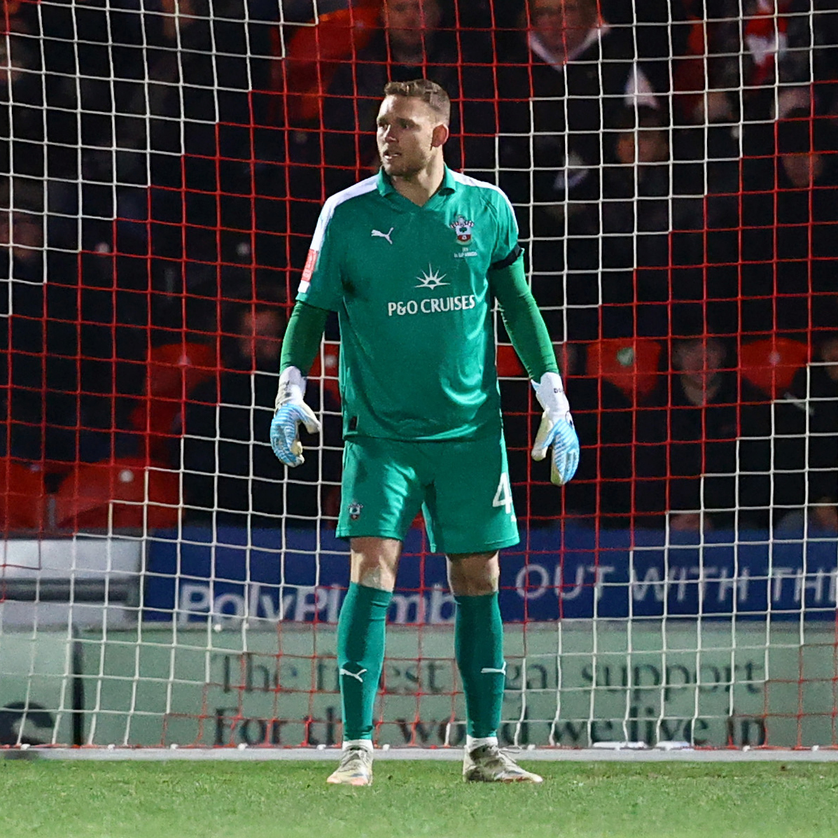 VITAL stops ✋ #SaintsFC's Daniel Peretz 🧤