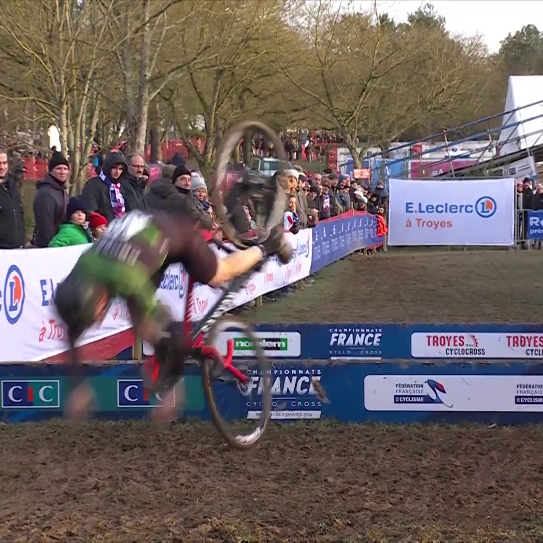 Oh le soleil de Steve Chainel 😭😭😭😭 Suivez les championnats de France de cyclo-cross sur Eurosport et HBO Max
