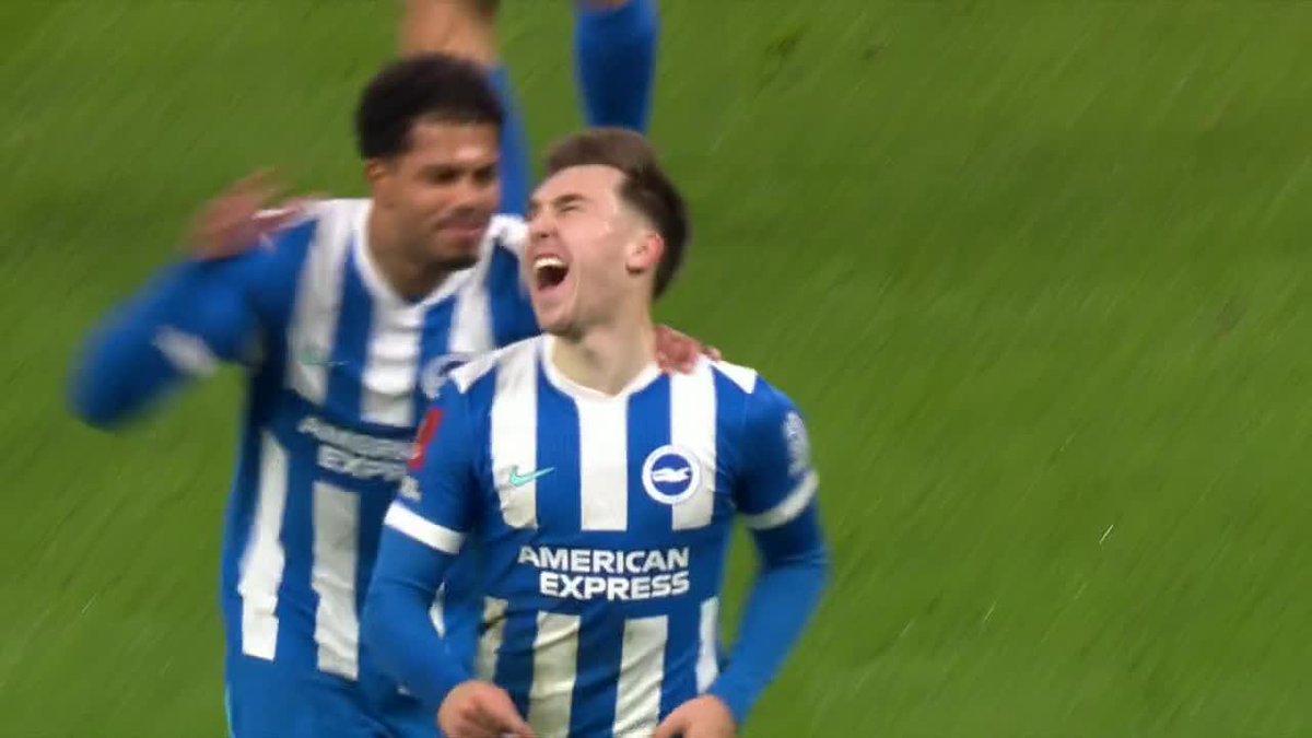 Brighton take the early lead on Manchester United 😮