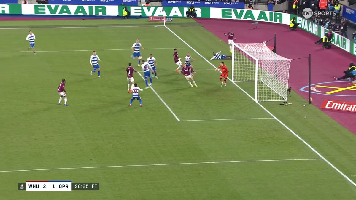Castellanos fires home a bullet header to put West Ham in the lead on the 98th minute! 🔥 📺 TNT Sports &amp; discovery+ UK