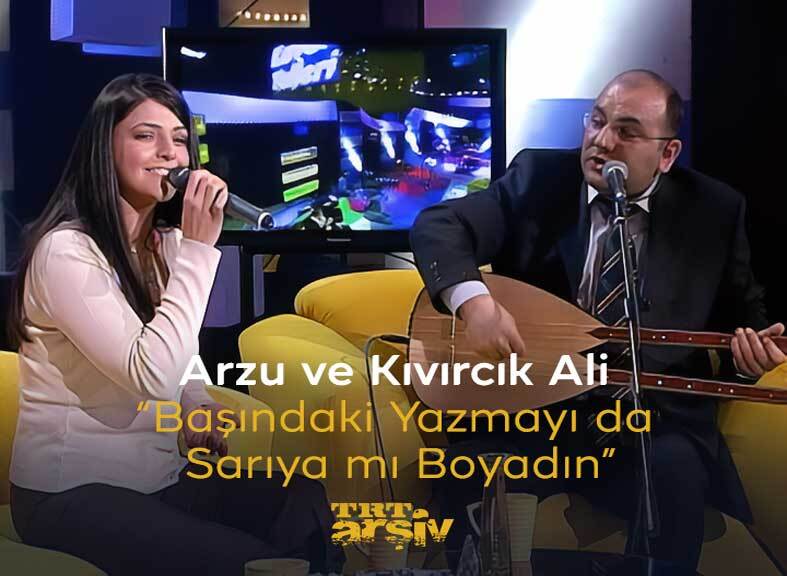Vefatının 15. yılında #KıvırcıkAli’yi, Arzu ile beraber söylediği bir Tokat türküsü ile anıyoruz: “Başındaki Yazmayı da Sarıya mı Boyadın” 💛