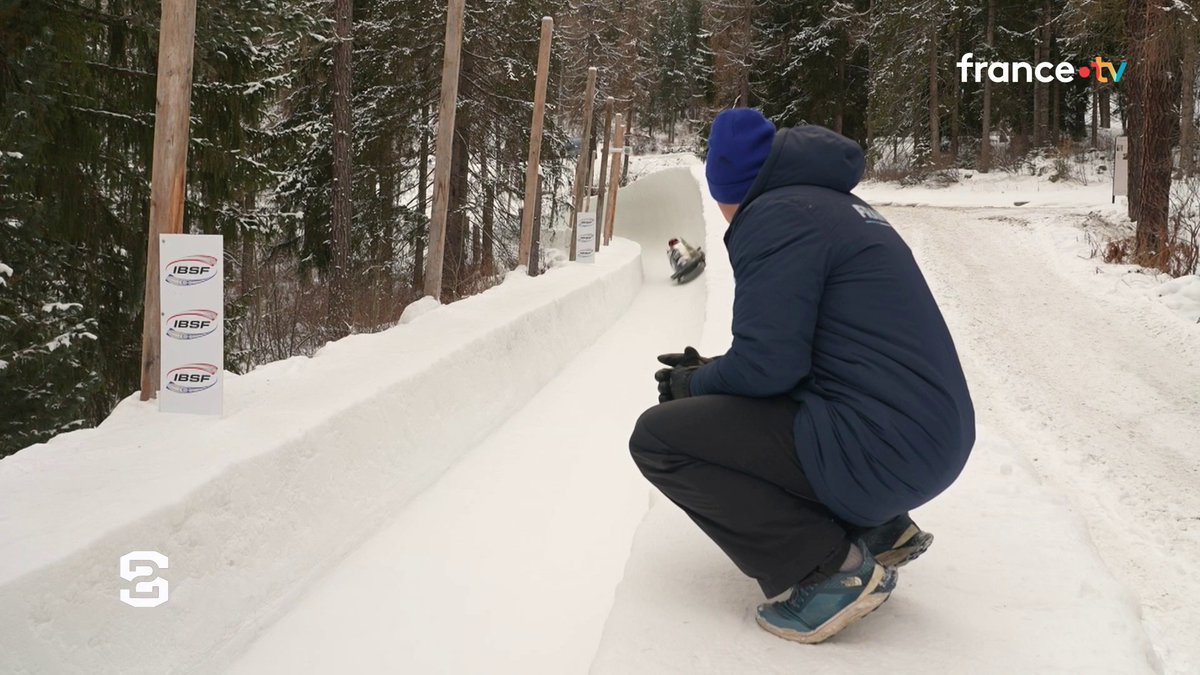 #Stade2 | ❄️ Une reconnaissance en bobsleigh comme si vous y étiez ! 🤩 Romain Heinrich partage avec nous sa reconnaissance de la piste à Saint Moritz, berceau du bobsleigh. 📺 Retrouvez Stade 2 sur