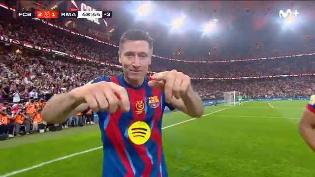 Si concedes, te castiga. 𝐋𝐞𝐰𝐚𝐧𝐝𝐨𝐰𝐬𝐤𝐢 es gol. #superSupercopa #LaCasaDelFútbol