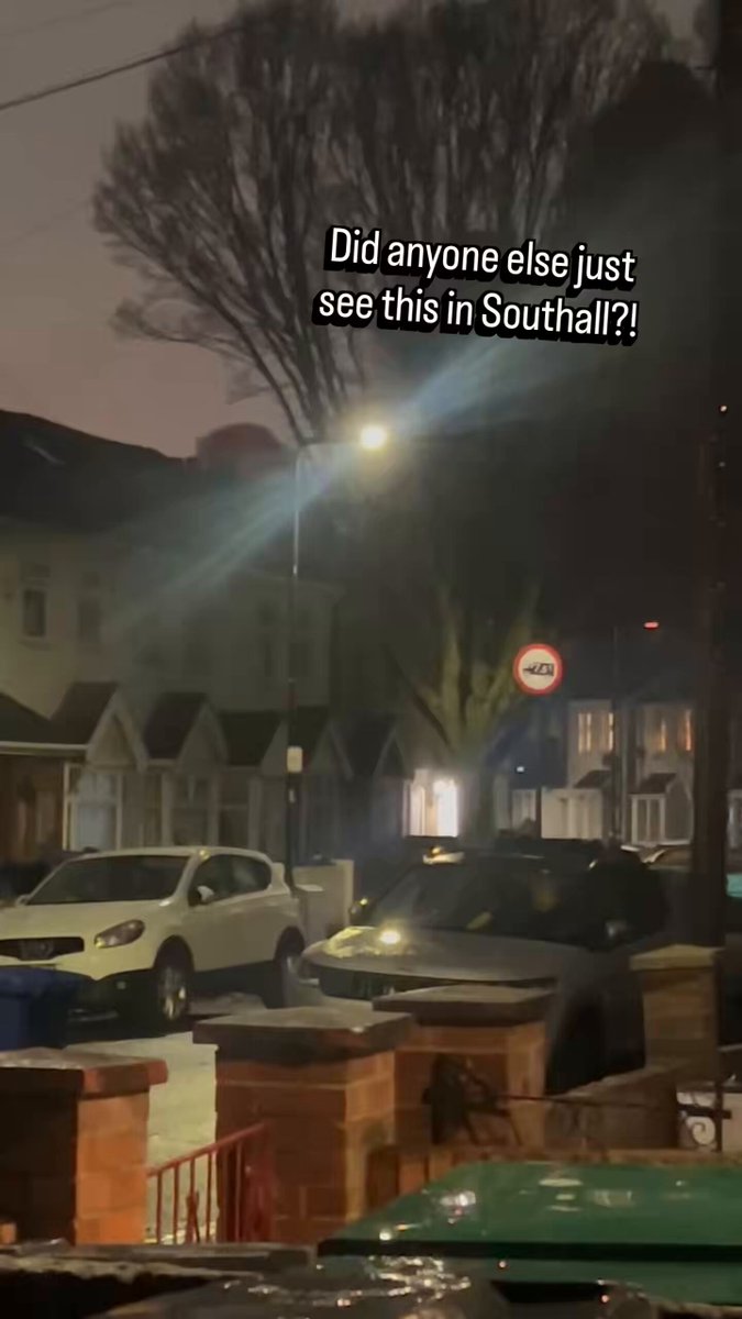 Did anyone else just see this in Southall?! The sky was completely lit up and visible from miles away, after a massive fire had broken out at a warehouse near Scotts Road, UB2.